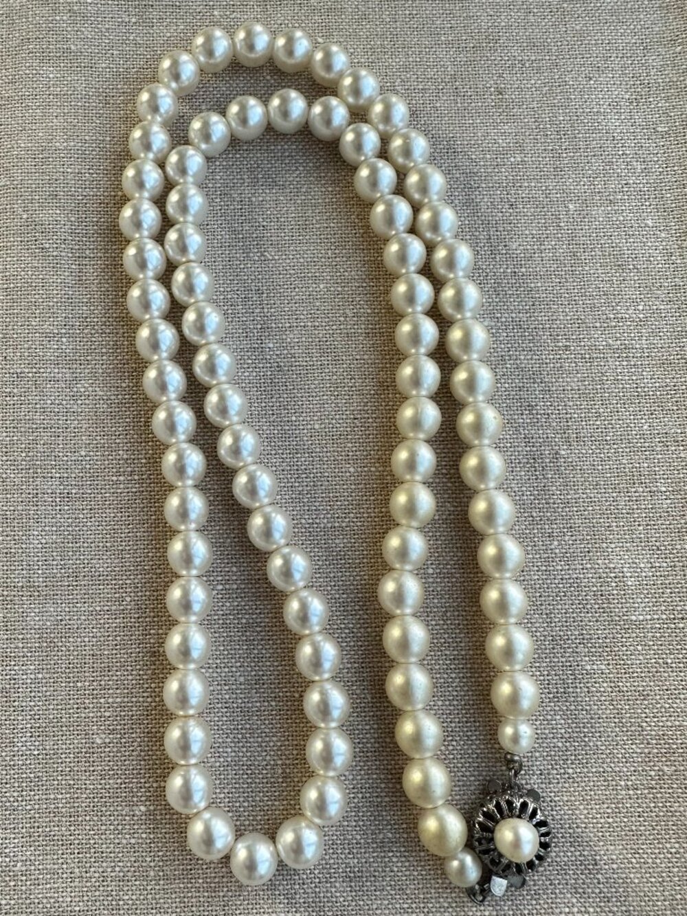Vintage 1969 Sarah Coventry First Lady Faux Pearl Necklace 25” Signed